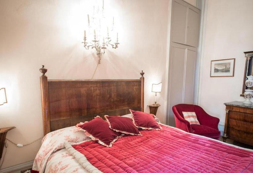 جناح ديلوكس, Castello Di Mornico Losana