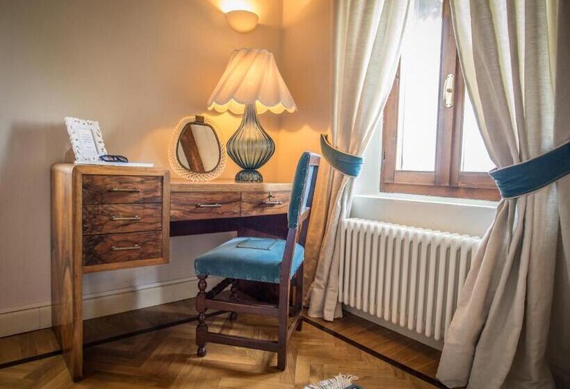 غرفة ديلوكس, Castello Di Mornico Losana