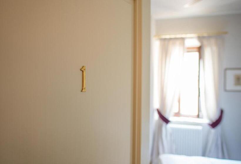 غرفة ديلوكس, Castello Di Mornico Losana