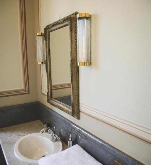 جناح ديلوكس, Castello Di Mornico Losana