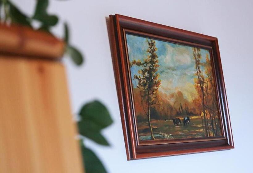 غرفة قياسية ثلاثية, Füzesi Papa Vendégháza