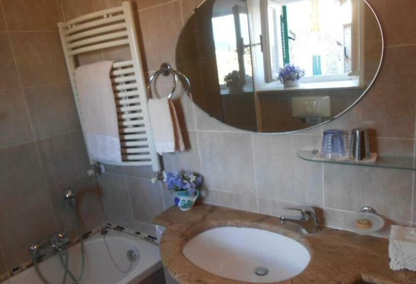 غرفة قياسية مطلة على الجبل, La Torretta Historical Home