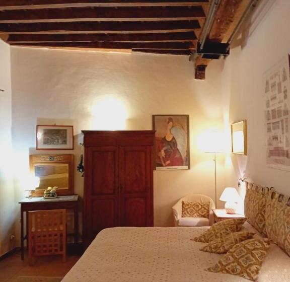 غرفة قياسية ثلاثية, La Torretta Historical Home