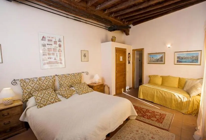 スタンダードトリプルルーム, La Torretta Historical Home