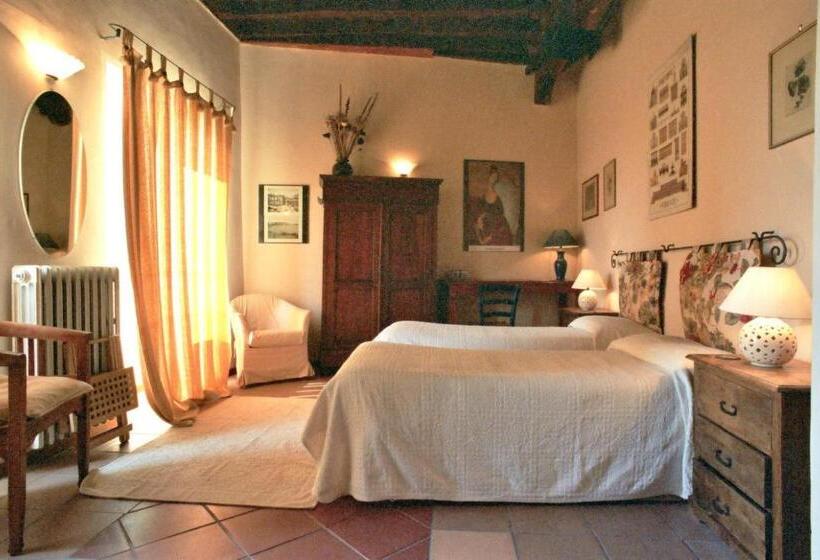 غرفة قياسية ثلاثية, La Torretta Historical Home