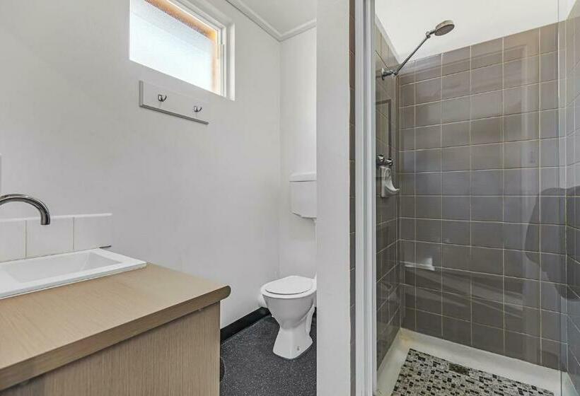 غرفة قياسية, Rochester Motel