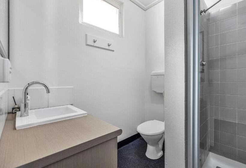 غرفة قياسية, Rochester Motel