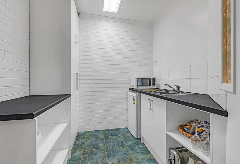 غرفة ديلوكس ثلاثية, Rochester Motel