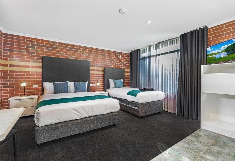 غرفة ديلوكس ثلاثية, Rochester Motel