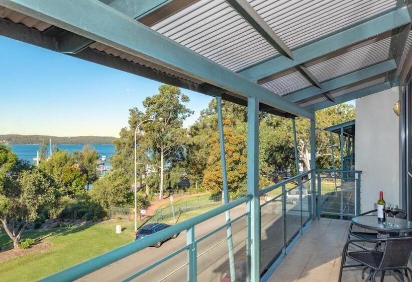 2 Bedrooms Apartment Lake View, The Brighton Apartments