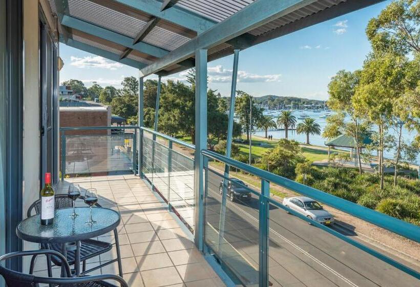 2 Bedrooms Apartment Lake View, The Brighton Apartments