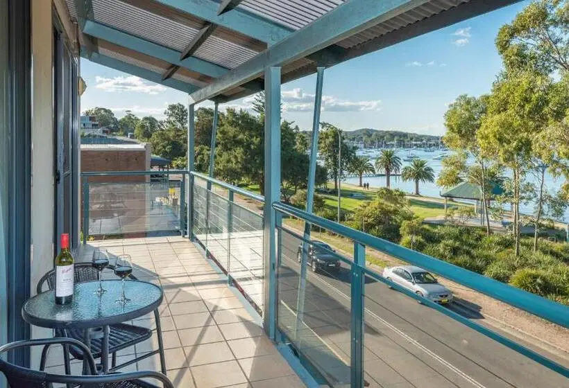 2 Bedrooms Apartment Lake View, The Brighton Apartments