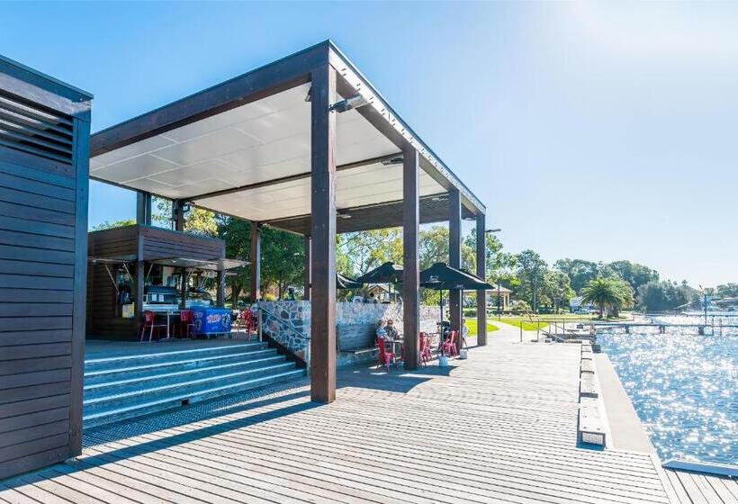 1 Bedroom Apartment Lake View, The Brighton Apartments