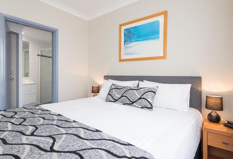 1 Bedroom Apartment Lake View, The Brighton Apartments