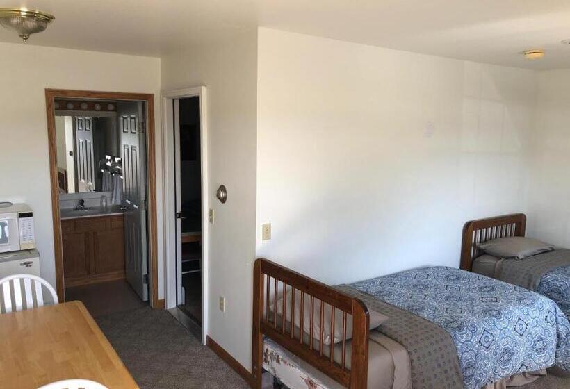 Семейный Номер Superior, Village Inn Motel