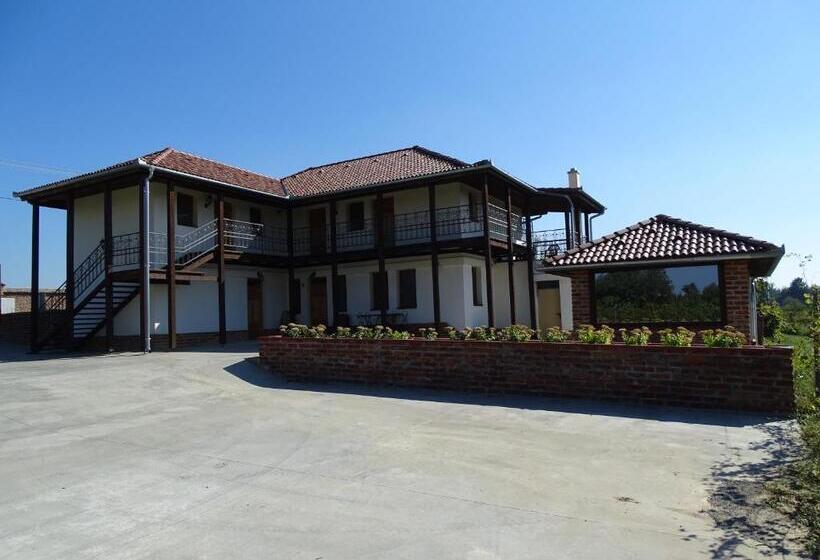 スタンダードルーム, Ebner Pince   Panzió