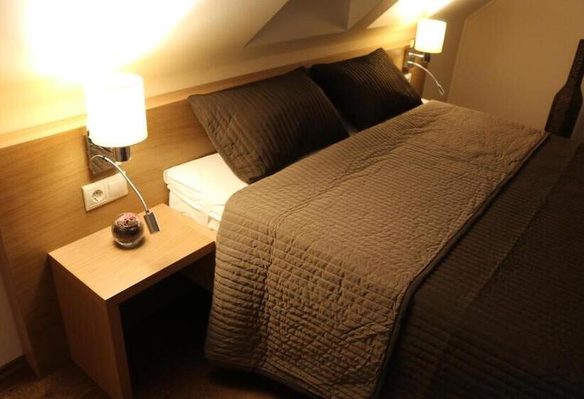 جناح ديلوكس, Villa Tolnay Vendégház