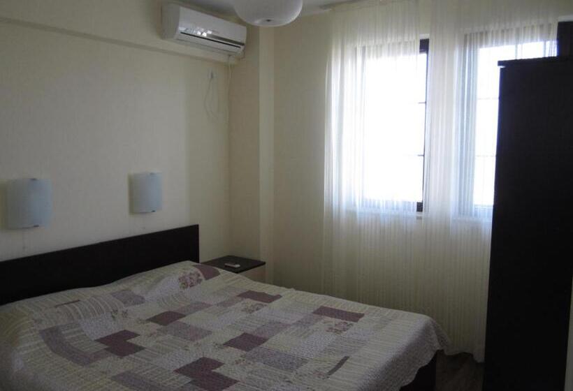 דירת חדר נוף לים, Vis Velika