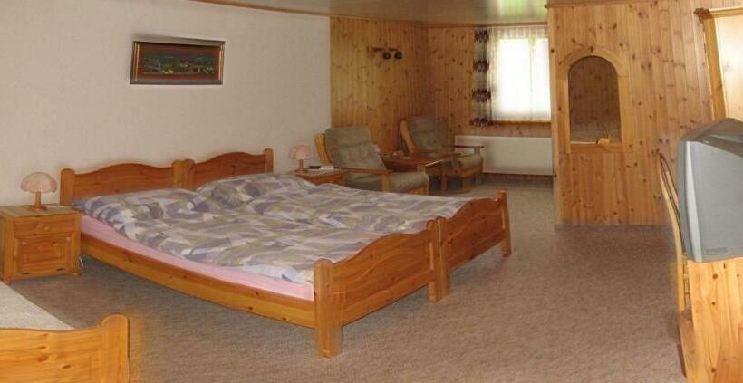 غرفة قياسية ثلاثية, Garni Traube B&b