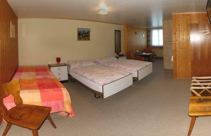 اتاق استاندارد سه نفره, Garni Traube B&b