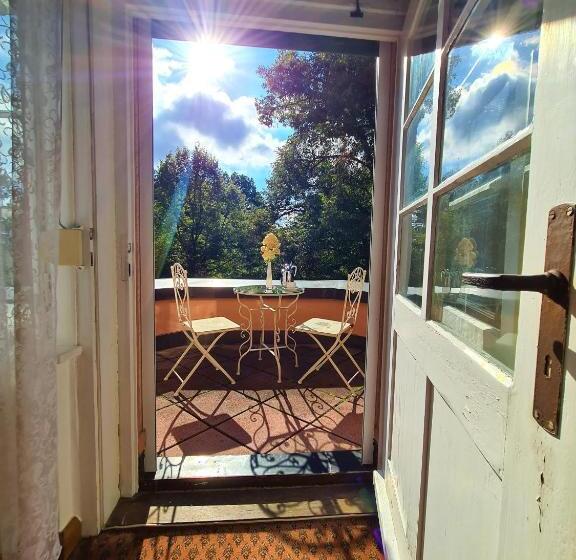 スタンダードルーム, Land