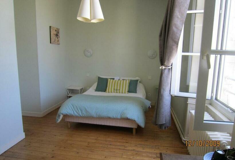 غرفة قياسية, Le Camélia