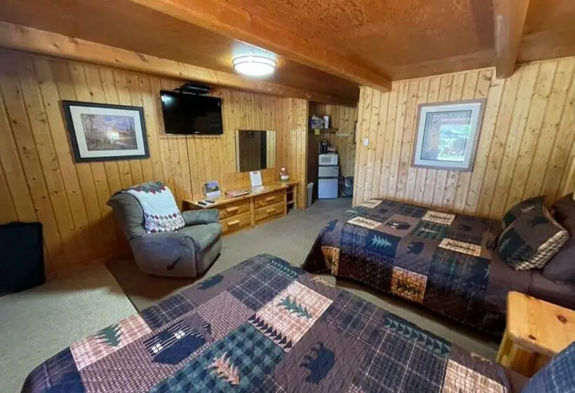 ２ダブルベッドのスタンダードルーム, Sportsman Lodge Melrose Mt