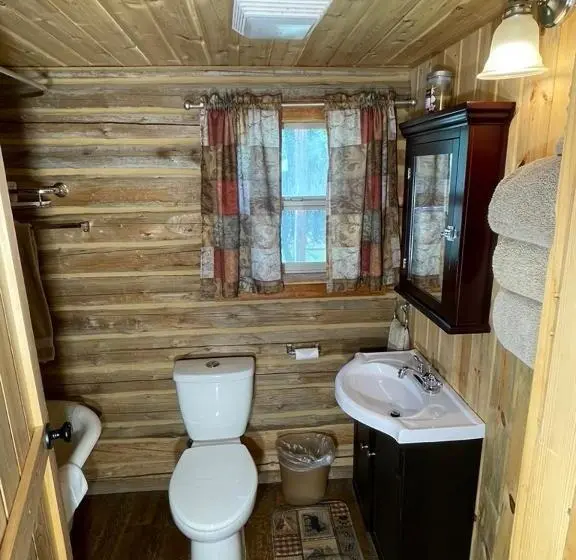 スタンダードバンガロー, Sportsman Lodge Melrose Mt