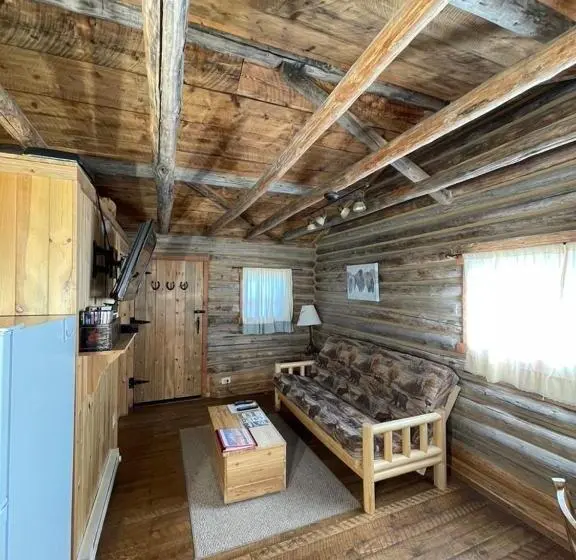 スタンダードバンガロー, Sportsman Lodge Melrose Mt