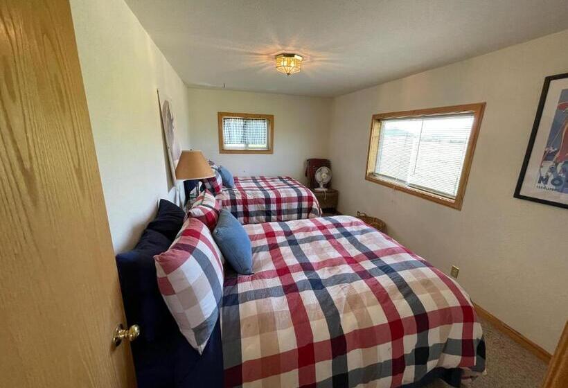 منزل غرفتين نوم, Sportsman Lodge Melrose Mt