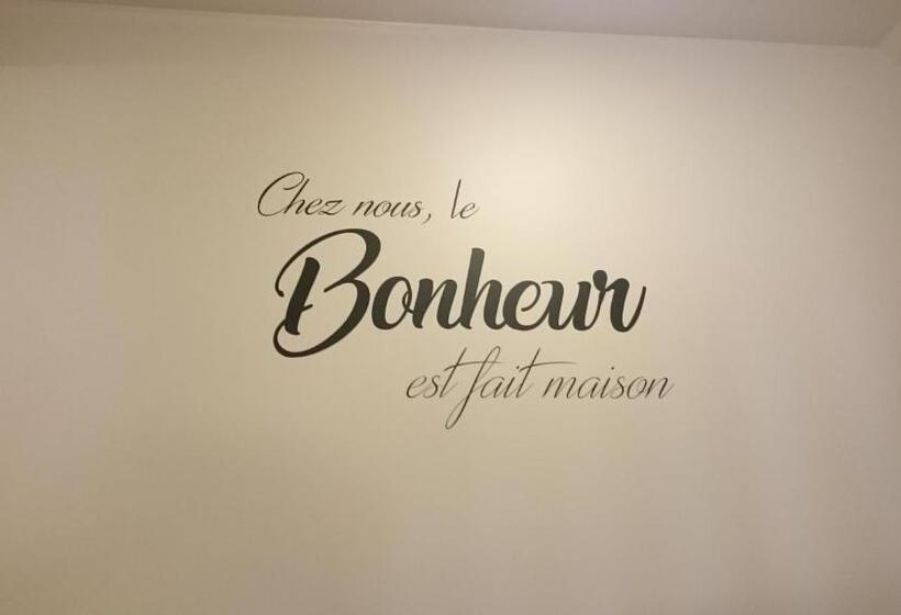 キングサイズベッドのスタンダードルーム, Chambres D'hôtes De L'auberge L'astrassadou