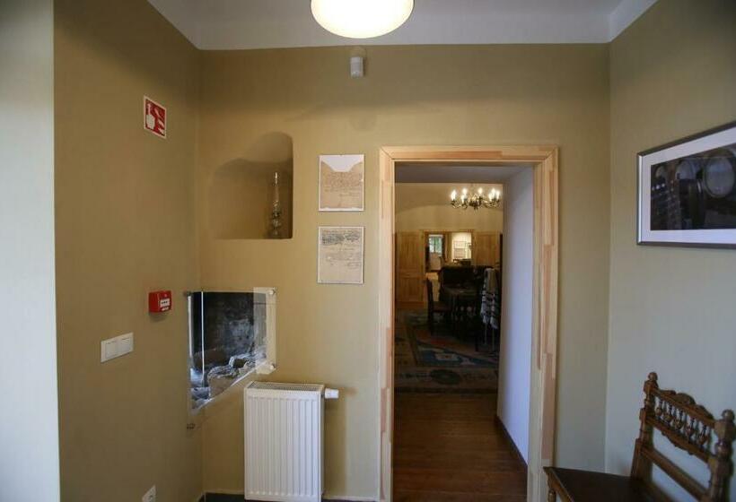 Студия Стандарт, Csodarabbik útja Fogadó