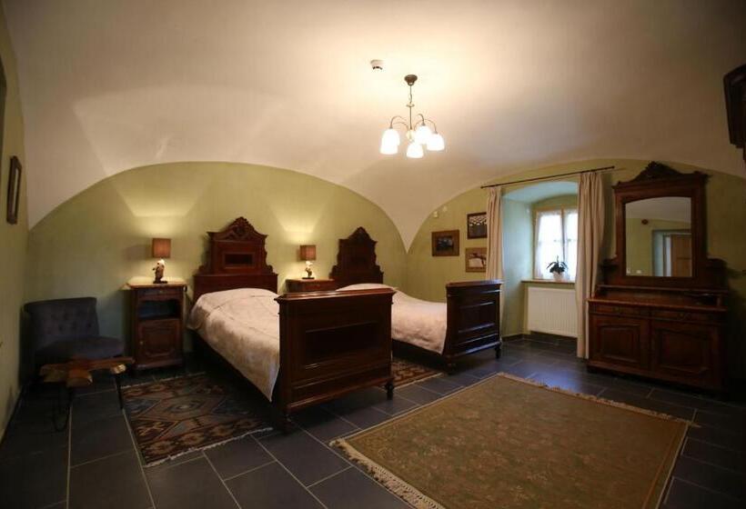 Номер Стандарт, Csodarabbik útja Fogadó