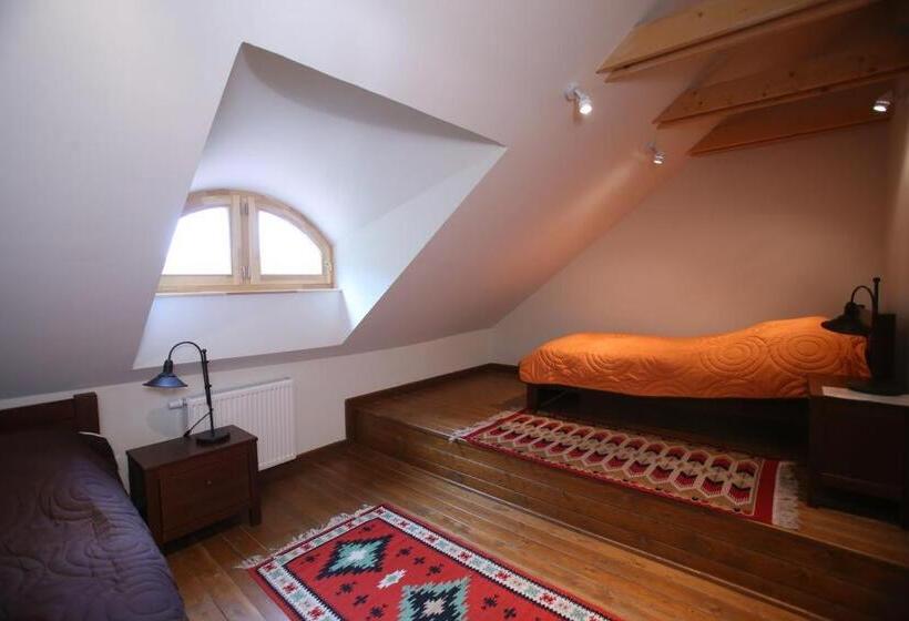 Номер Стандарт, Csodarabbik útja Fogadó