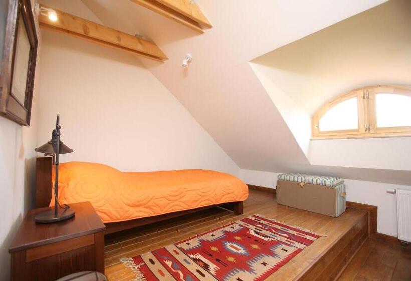 Номер Стандарт Индивидуальный, Csodarabbik útja Fogadó