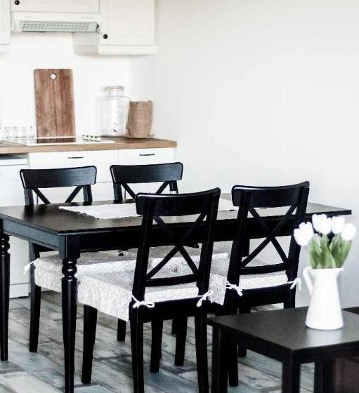 Pokój Rodzinny, Leveleki Vendégház   Egeres Tanya