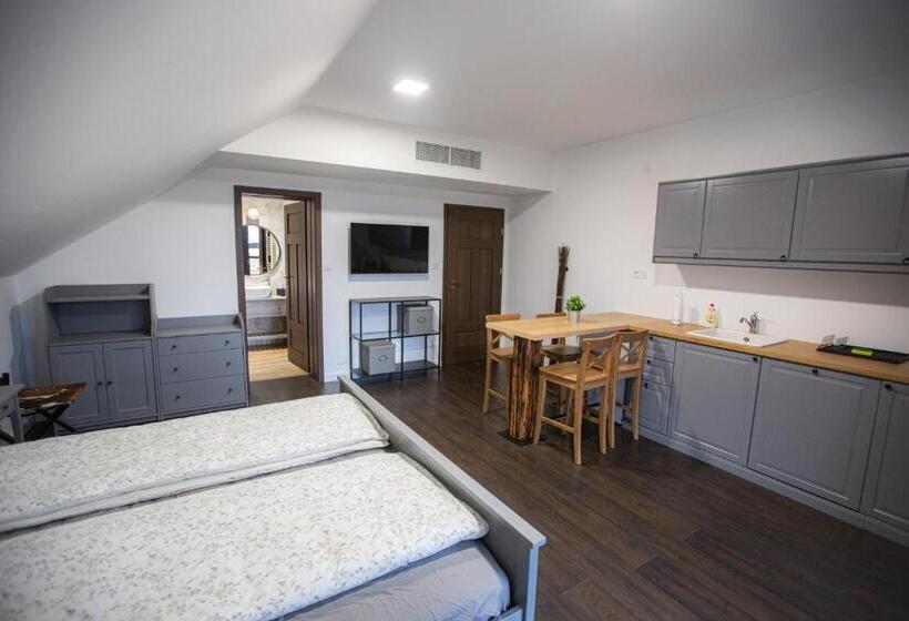 Studio Superior, Leveleki Vendégház   Egeres Tanya