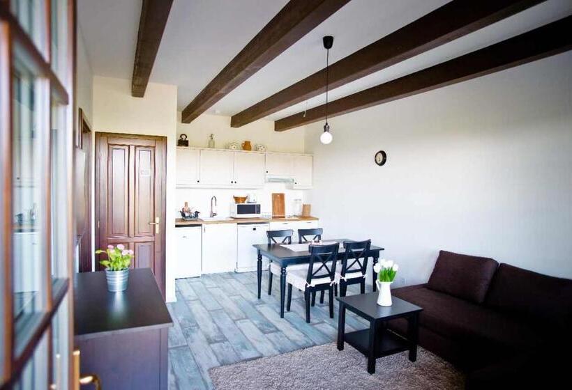 Pokój Rodzinny, Leveleki Vendégház   Egeres Tanya