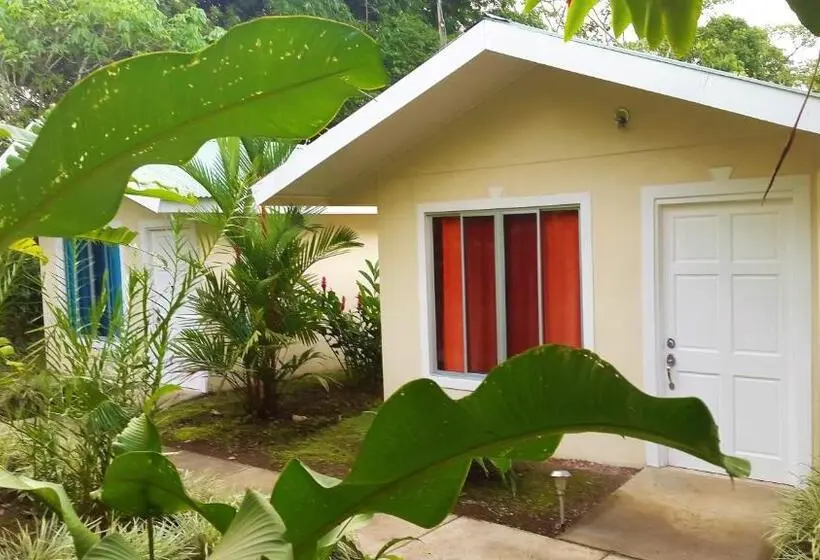 デラックスの４人部屋, Tropical Paradise Bungalows