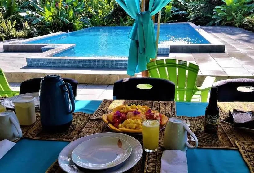デラックスの４人部屋, Tropical Paradise Bungalows