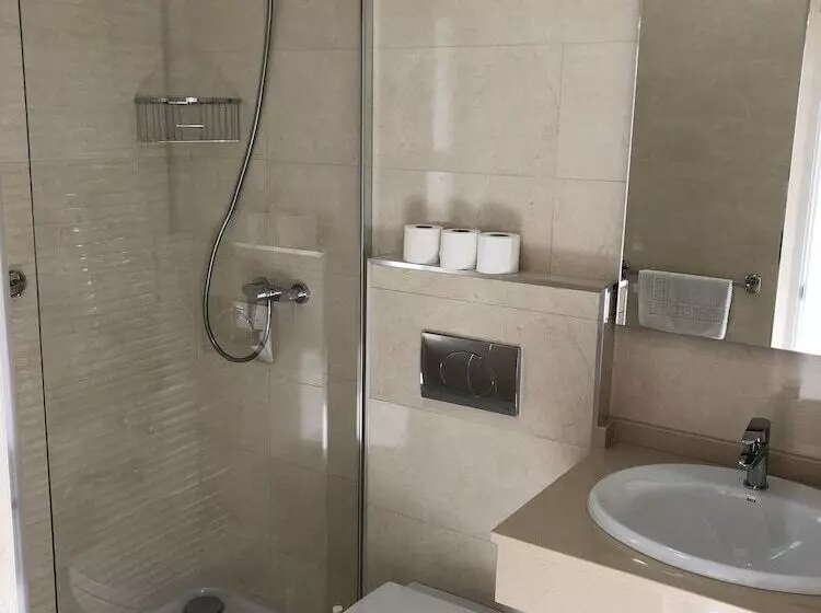 2 Bedroom Apartment Garden View, Apartamentos Las Rosas De Capistrano