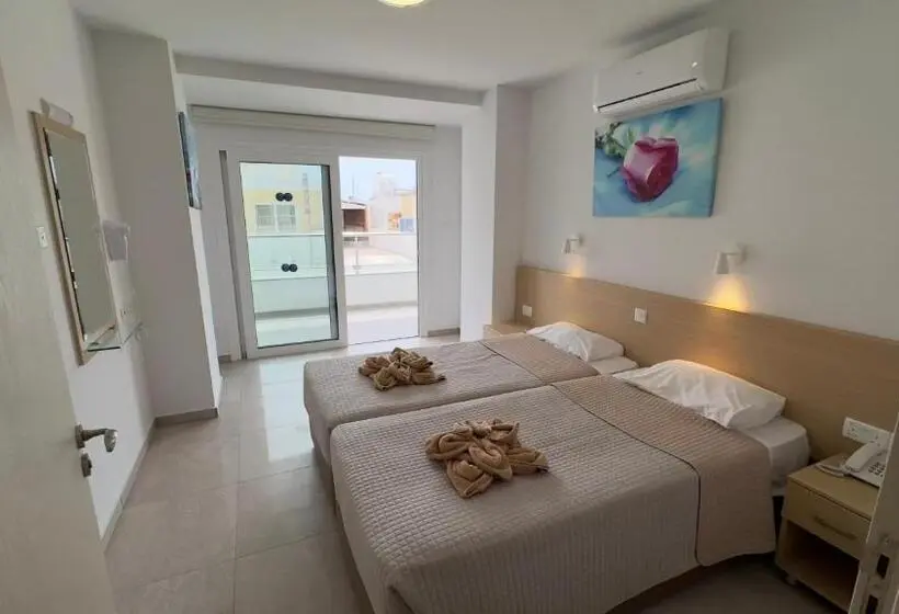 Huoneisto 3 Makuuhuonetta, Christabelle Hotel Apartments