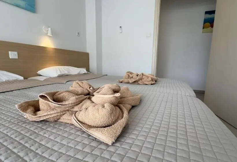 Huoneisto 3 Makuuhuonetta, Christabelle Hotel Apartments