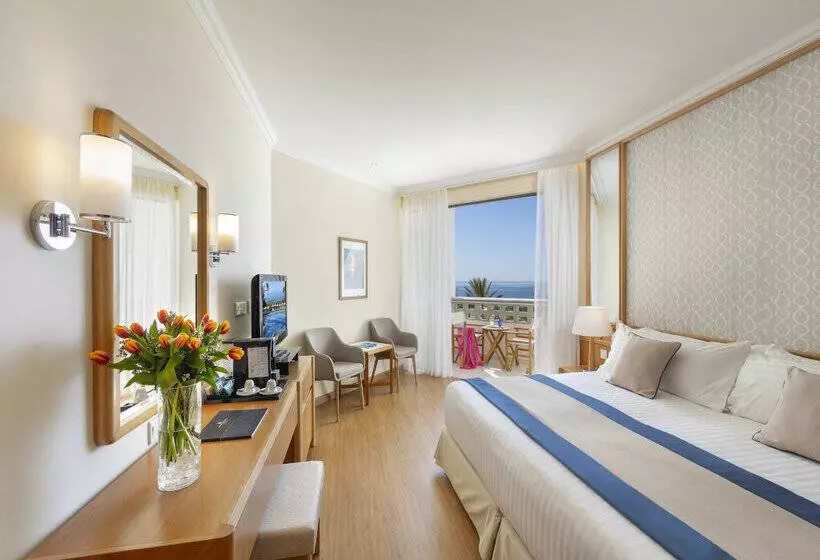 اتاق کلاسیک با چشم‌انداز دریا, Constantinou Bros Athena Beach Hotel