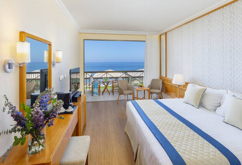Люкс Ejecutiva 2 Спальни, Constantinou Bros Athena Beach Hotel