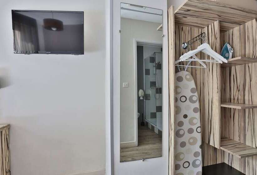 标准单人间, Marbella