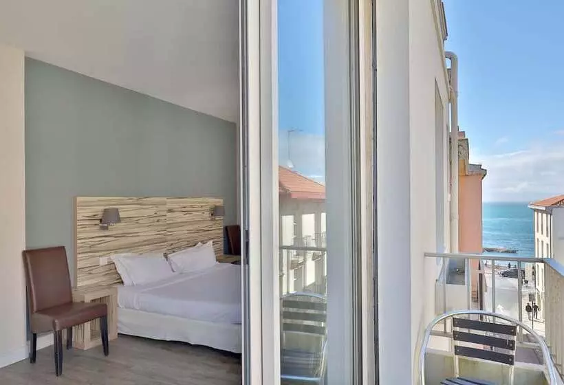 اتاق استاندارد سه نفره, Marbella