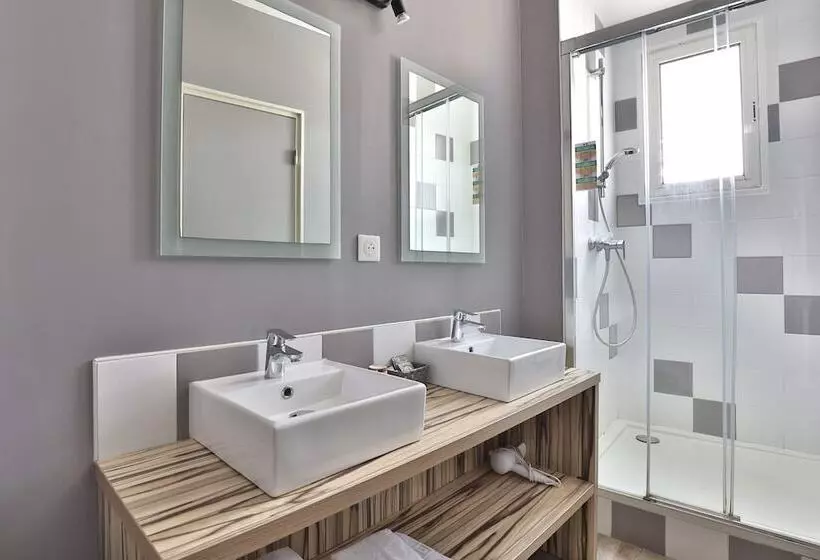 اتاق استاندارد سه نفره, Marbella