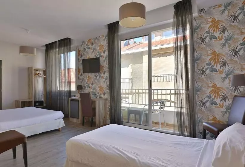 اتاق استاندارد سه نفره, Marbella