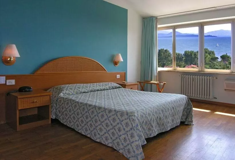 Standard Værelse, Cavalieri